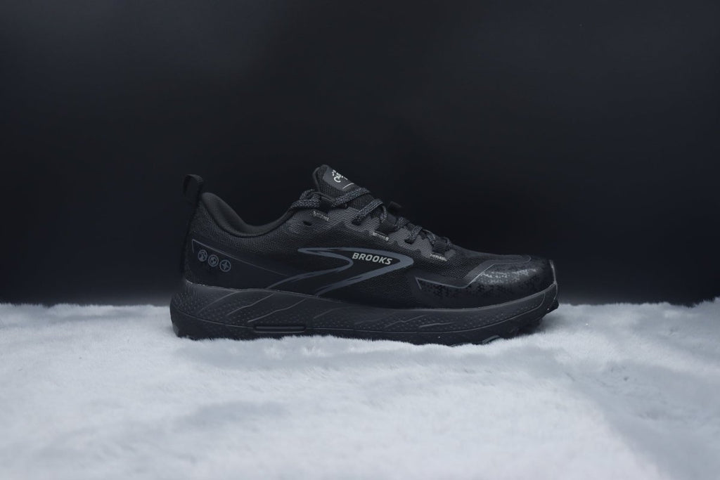 BRKS Cascadia 18 – Carbon Black - Essencials