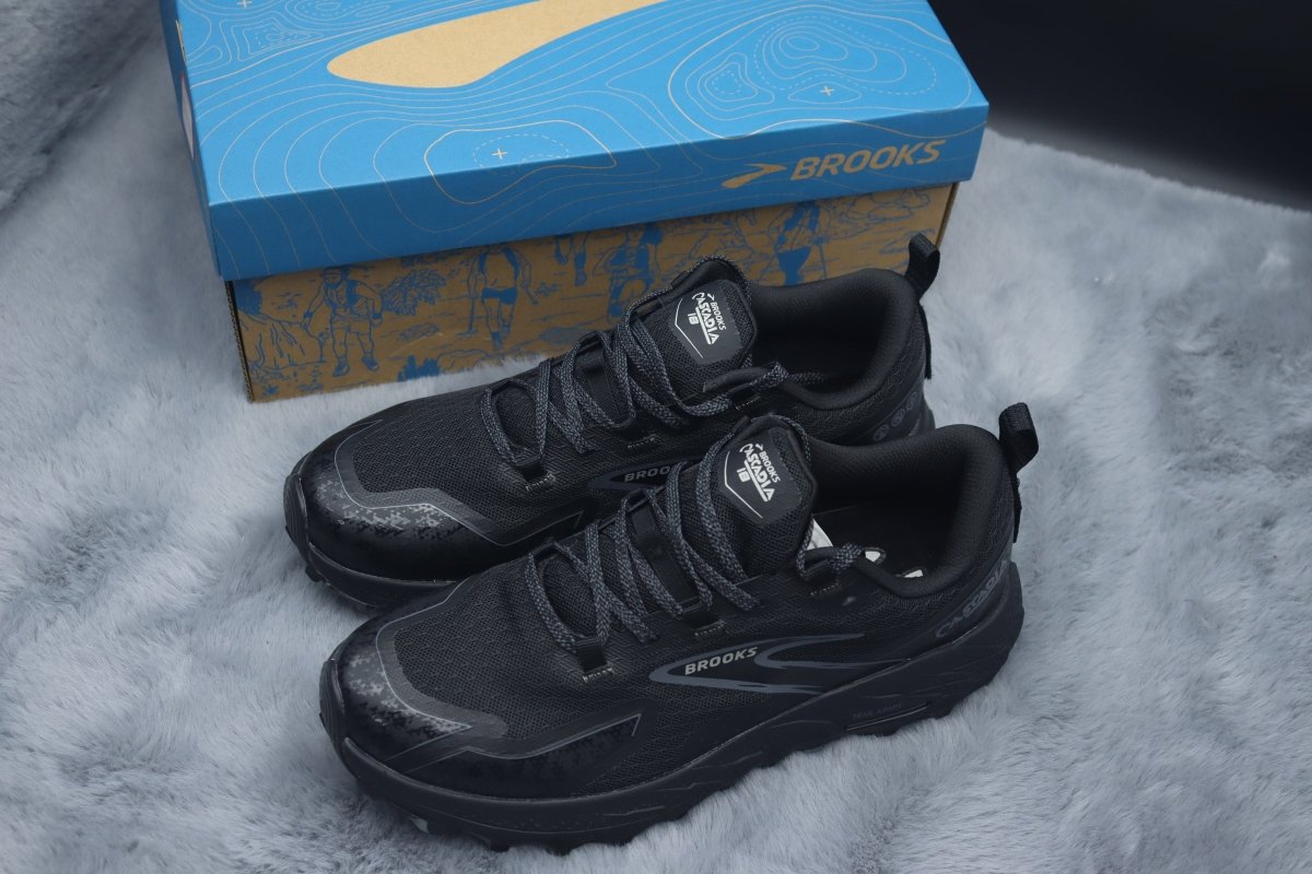 BRKS Cascadia 18 – Carbon Black - Essencials