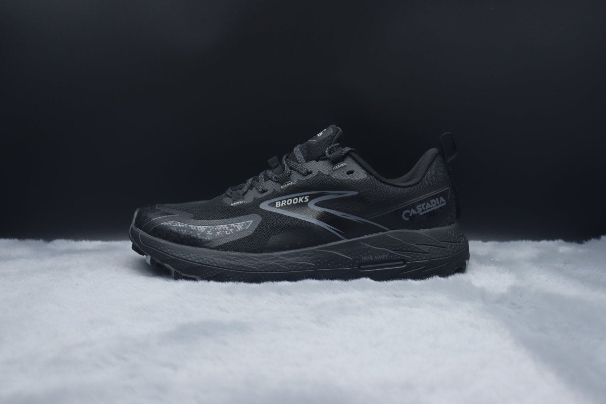 BRKS Cascadia 18 – Carbon Black - Essencials