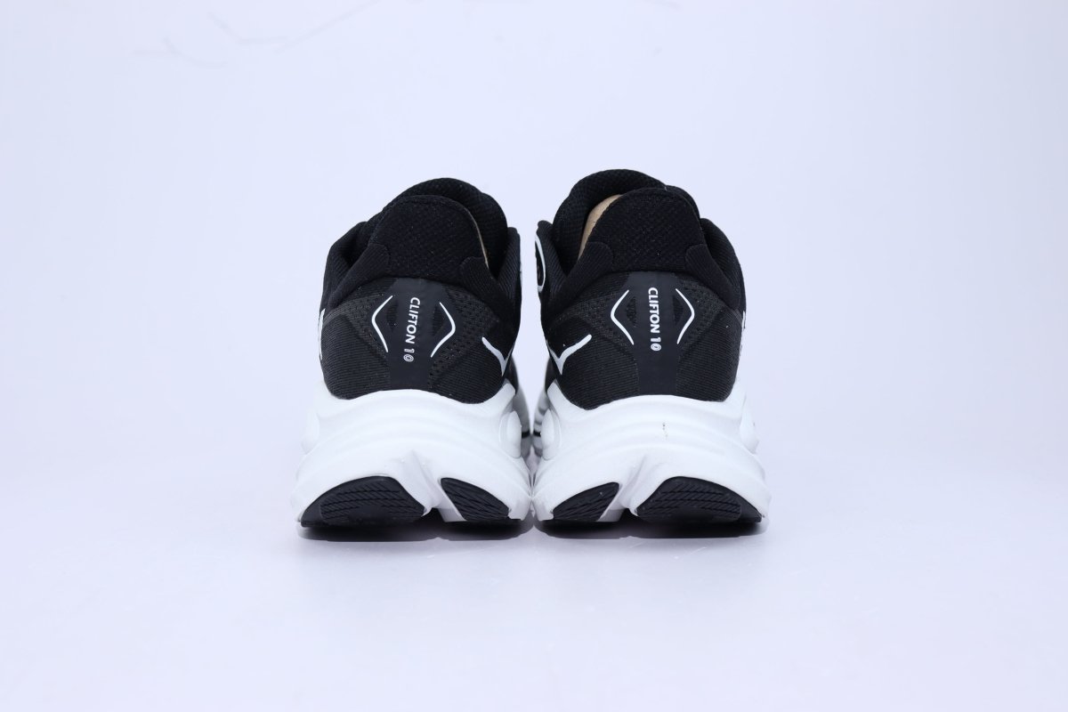 Clifton 10 - HK Unisex Sneakers - Black - Essencials