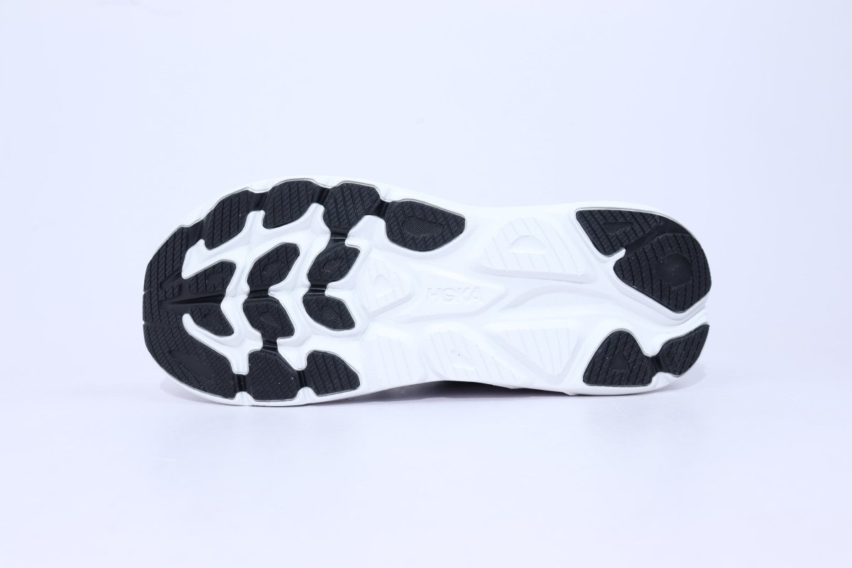 Clifton 10 - HK Unisex Sneakers - Black - Essencials