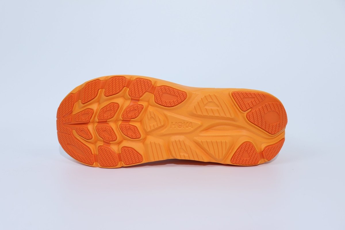 Clifton 10 - HK Unisex Sneakers - Orange - Essencials