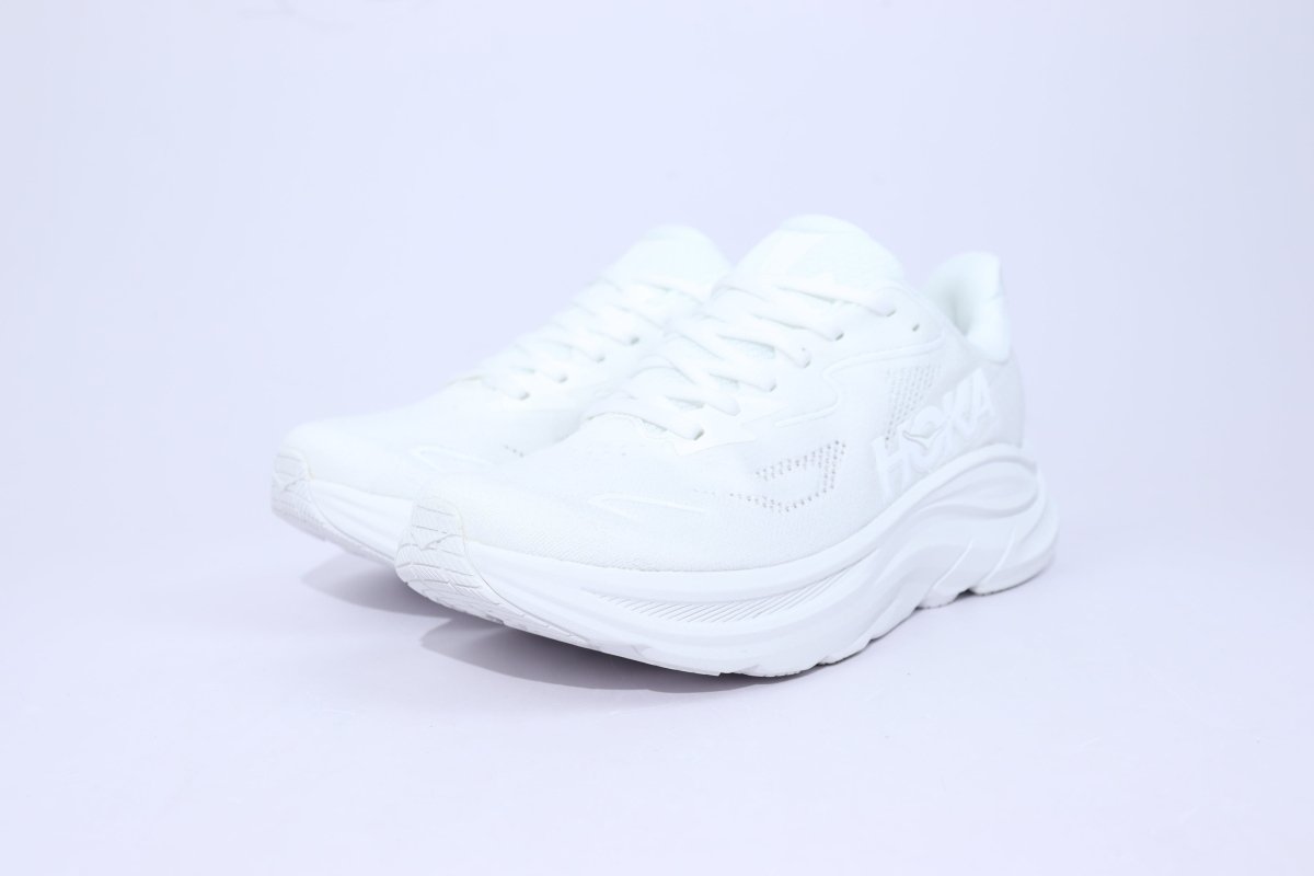 Clifton 10 - HK Unisex Sneakers - White - Essencials