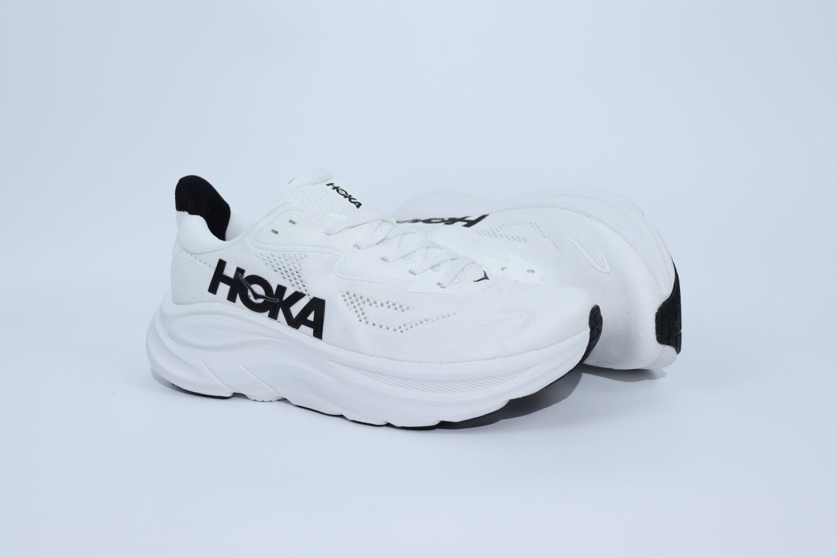 Clifton 10 - HK Unisex Sneakers - White Black - Essencials