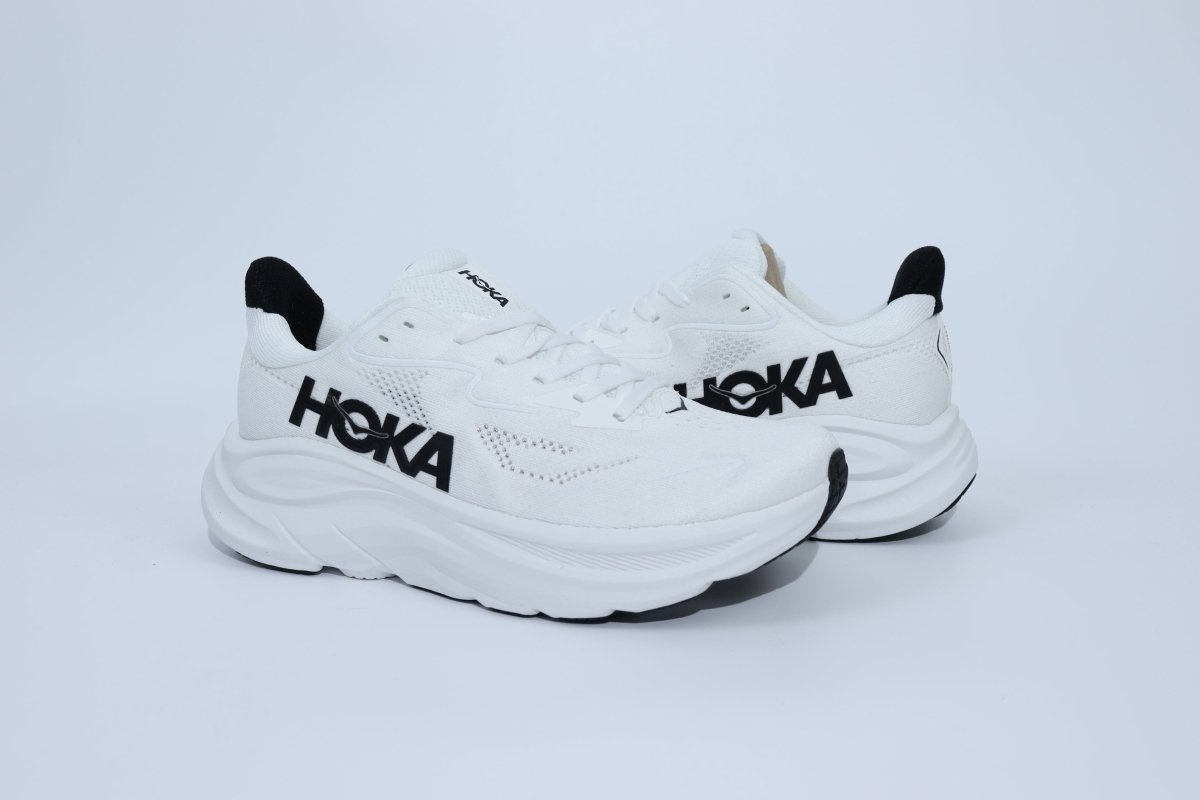 Clifton 10 - HK Unisex Sneakers - White Black - Essencials