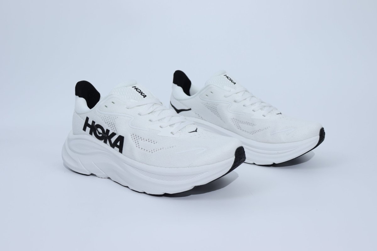 Clifton 10 - HK Unisex Sneakers - White Black - Essencials